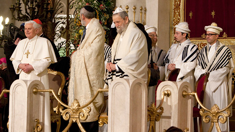 B XVI Synagogue Rome