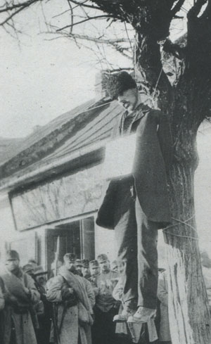 Un paysan de Galicie exécuté en 1916 par l'armée austro-hongroise sur la suspicion d'espionnage (DR)