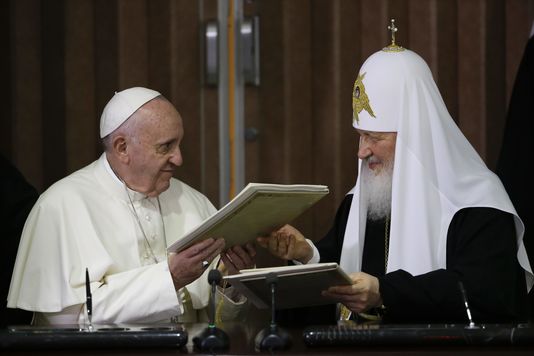 Gregorio Borgia/AP Le pape François et le patriarche Cyrille, à La Havane, le 12 février.