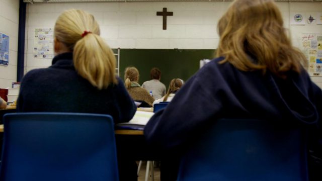 ecole-religion-crucifix.jpg
